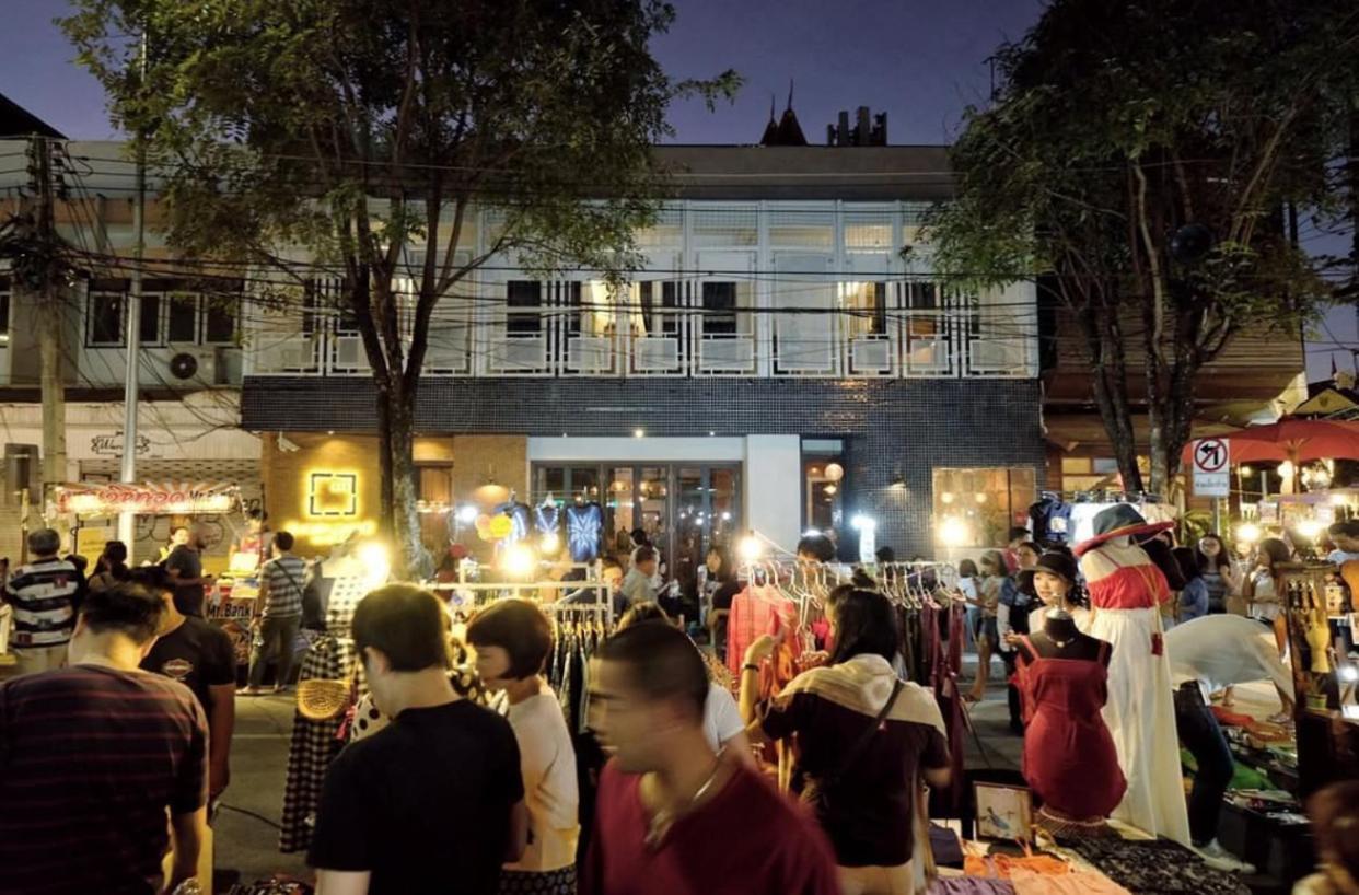 Khunluang Hostel (Adults Only) Chiang Mai Exterior photo
